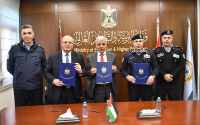 "التعليم العالي" ترعى اتفاقية بين القدس المفتوحة والشرطة بشأن تعليم نزلاء مراكز الإصلاح والتأهيل